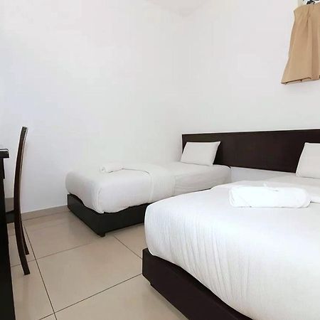 Hotel Alam Indi Johor Bahru Buitenkant foto
