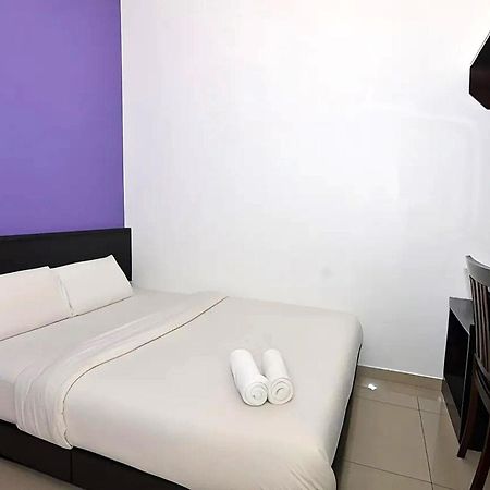 Hotel Alam Indi Johor Bahru Buitenkant foto