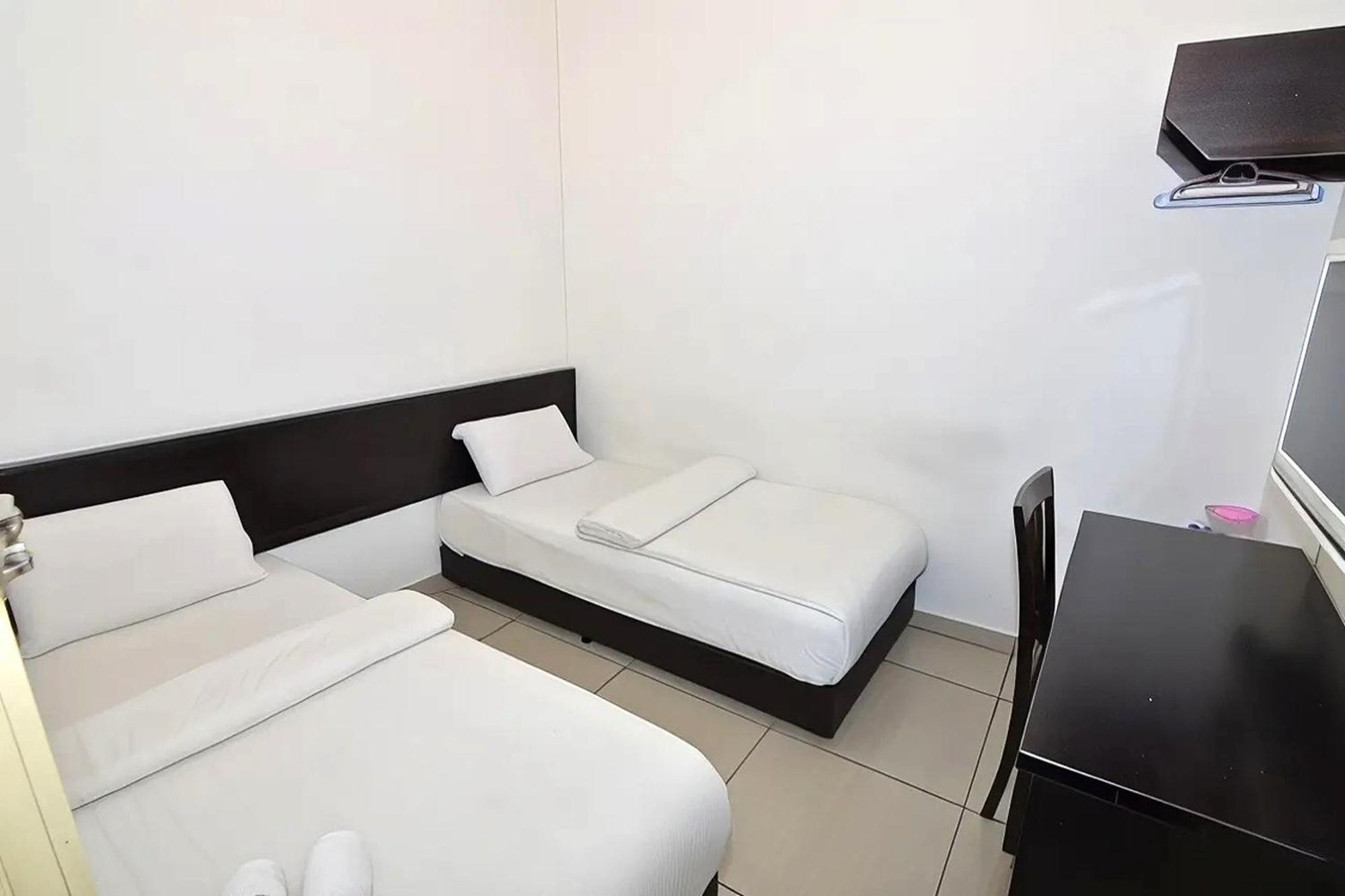 Hotel Alam Indi Johor Bahru Buitenkant foto