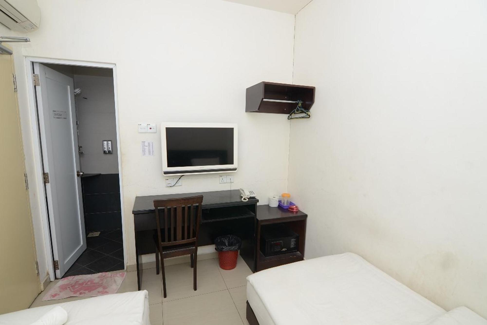Hotel Alam Indi Johor Bahru Buitenkant foto