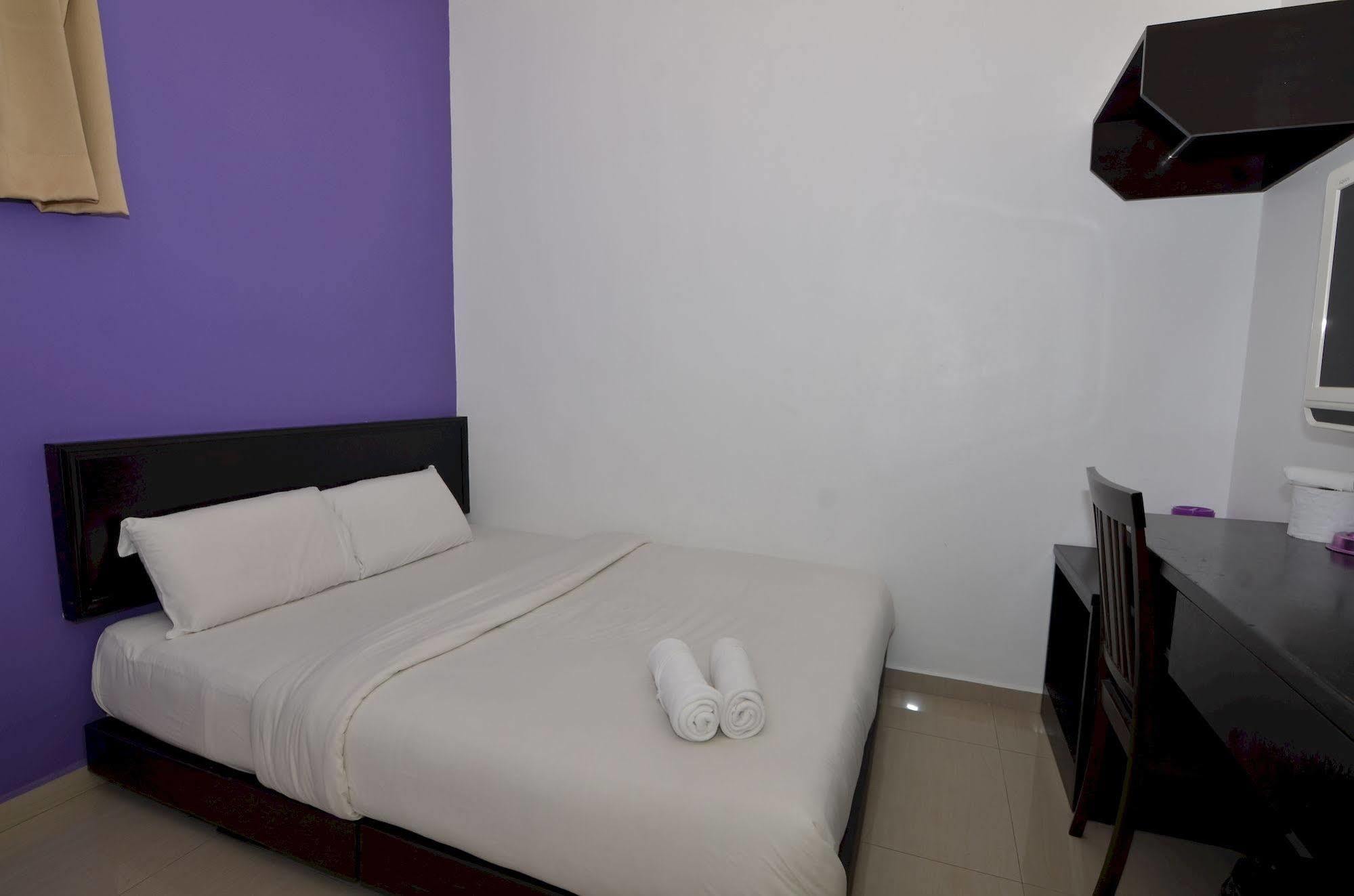 Hotel Alam Indi Johor Bahru Buitenkant foto